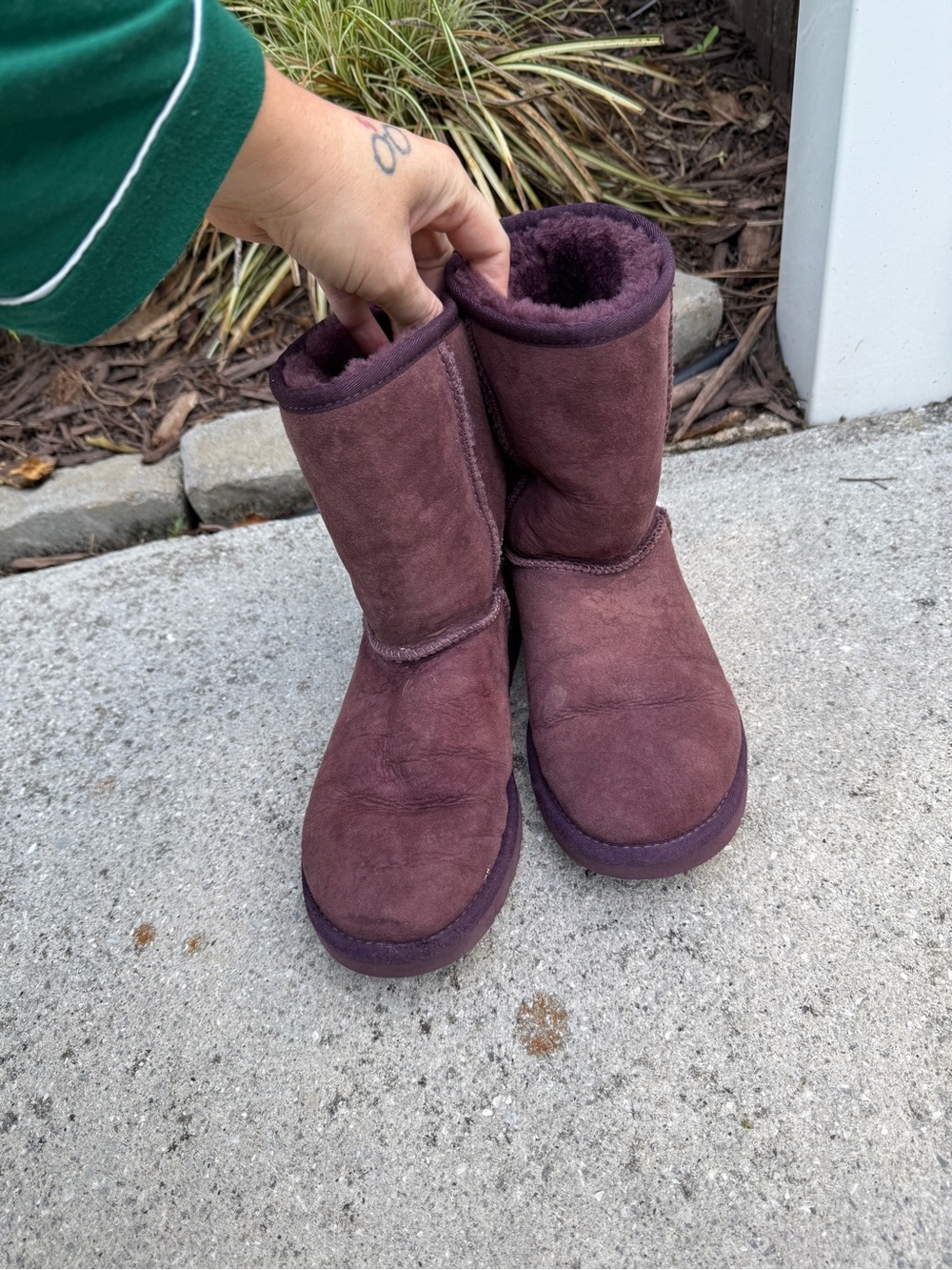 Vintage UGG Australia Purple Shearling Short Leather Snow Boots Size 6 Women’s - Picture 2 of 11